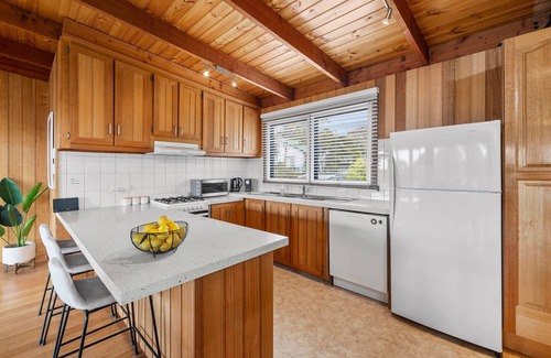 Aireys Inlet House | Salt Gypsy I Walk to the Beach and into Town!