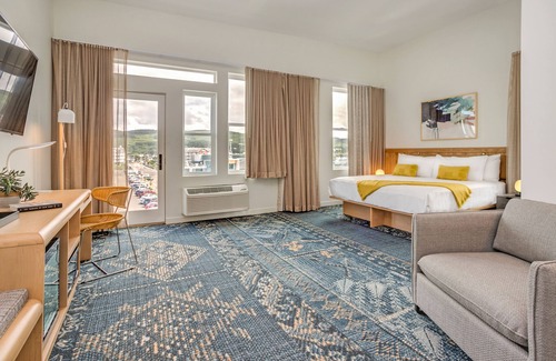 Seaside Hotel | SaltLine Hotel