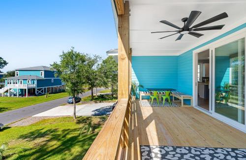 Tranquil Harbour House | Salty Swan