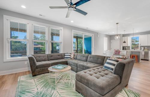 Tranquil Harbour House | Salty Swan