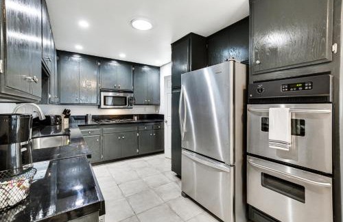 Spring Valley House | San Diego Home AC, Hot Tub, Covered Patio and BBQ