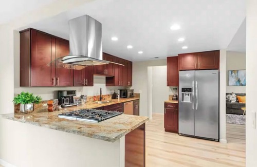 La Presa House | San Diego Lakeview Paradise: Heated Pool & Spa!
