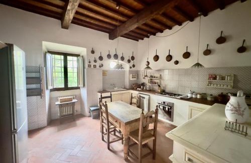 Figline e Incisa Valdarno Villa | San Niccolò a Olmeto, Torre e Chiesa del XIII secolo