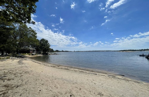 Carling Cottage | Sand Bay: 2-Bedroom Cottage #4