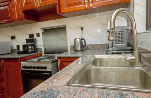 Entebbe House | Sand Grains Residence 009