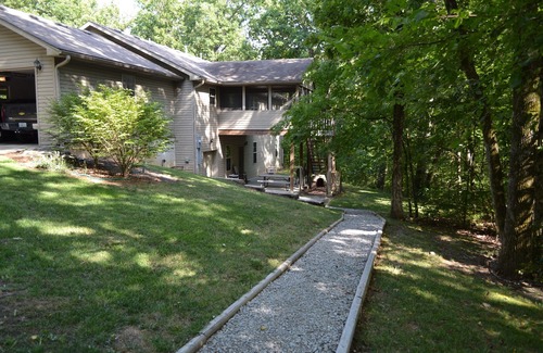 Columbia House | Sander Ridge - 40 wooded acres