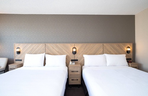 Longueuil Hotel | Sandman Hotel Montreal - Longueuil