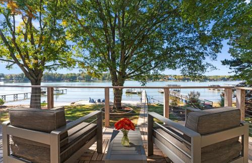 Mayhew House | Sandy Shore - Coastal Cottage Meets Urban Contemporary