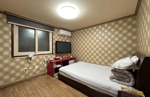 Mokpo Hotel | Sang Il Jang