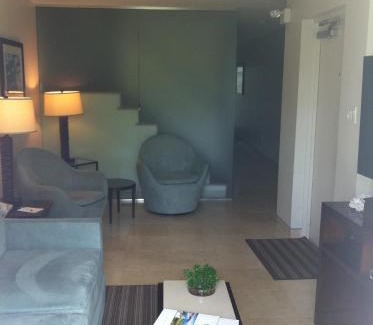 Uptown - Upper Duval Resort | Santa Maria Suites Resort