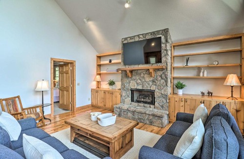 Sapphire House | Sapphire Retreat with 2 Decks, Views and Resort Access