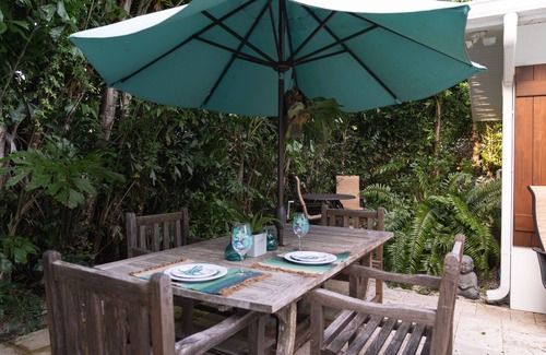Arlington Park House | Sarasota Private Bungalow Oasis Close to Beaches & Downtown