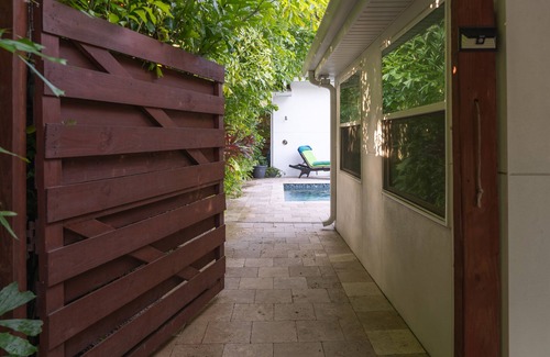 Arlington Park House | Sarasota Private Bungalow Oasis Close to Beaches & Downtown