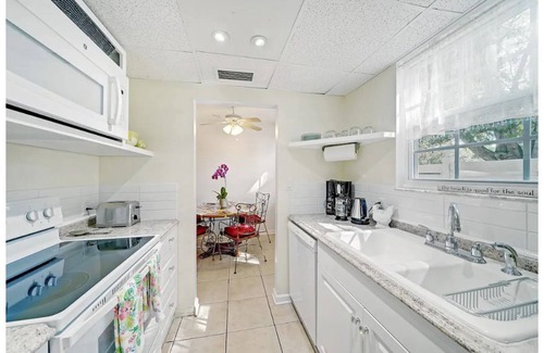Arlington Park House | Sarasota Sanctuary Tropical Holiday