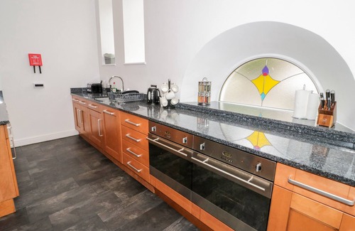 Penrhyn Bay Cottage | Saron Chapel