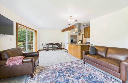 West Juneau Apartment | Scenic 3BR Retreat w/Ocean & Mountain Views
