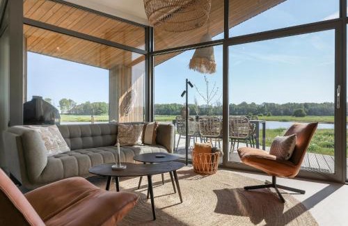 Wissenkerke House | Scenic Cottage w Garden