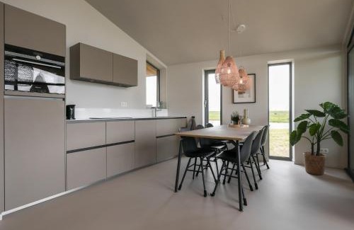 Wissenkerke House | Scenic Cottage w Garden, cleaning included