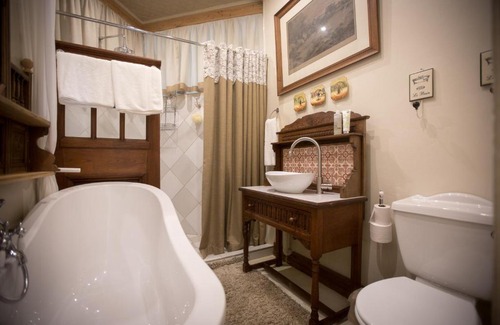 Kempton Park AH Hotel | Schoon Huis Manor