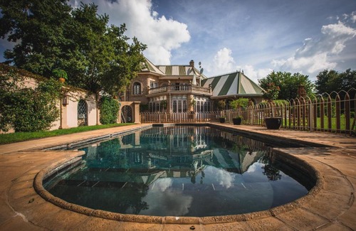Kempton Park AH Hotel | Schoon Huis Manor