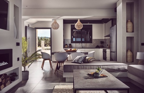 Neromilos Villa | Sea Front LaMer Villa,Luxury Retreat & Heated Pool