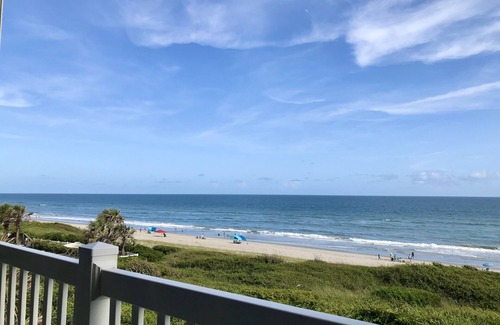 Indian Beach Condo | Sea La Vie: Direct Oceanfront Condo w/Pool, Outdoor Storage, Linens Included