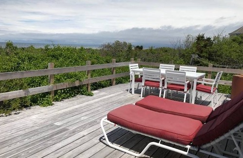 Mattituck House | Sea view beach house North Fork Vineyards Farm Stands Your own Private Beach!