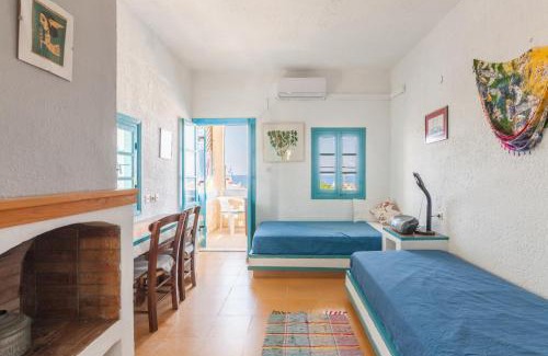 Sissi Apartment | Sea view Cycladic Style House Steps to Sea