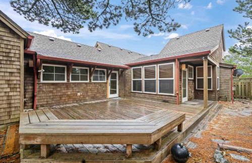 Shorepine Village House | Sea You Later