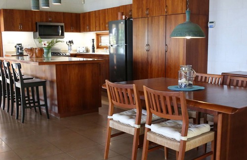Union Vale Villa | Seacliff/A beautiful Villa with amazing Ocean views, n2BRs, ideal for 2-4 Guests