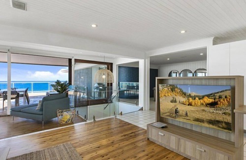 Sunshine Beach Apartment | Seascape - A Stunning Two Level Penthouse Apartment.