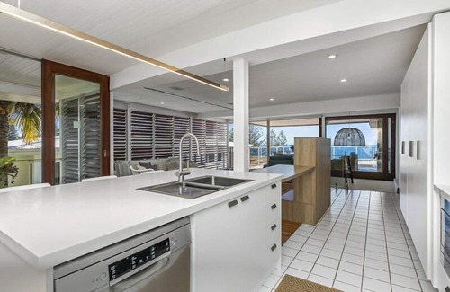 Sunshine Beach Apartment | Seascape - A Stunning Two Level Penthouse Apartment.