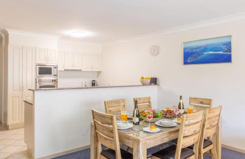 Nelson Bay Apartment | Seashells, 2,21-23 Magnus Street -Unit with Air con, complex lift and pool, close to town
