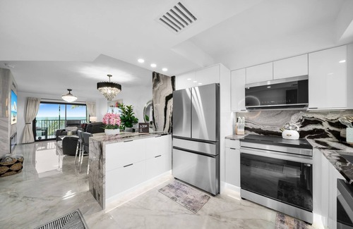 Mid Island Condo | SEASIDE 204. Luna Sea is a luxurious BEACHFRONT 2BR/2BA Condo in FMB