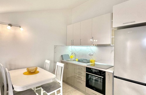 Bijela Apartment | Seaside apartments Zlokovic