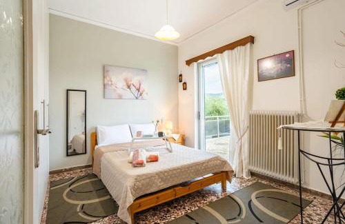 Avia Apartment | Seaside Family Haven - Avia's Spacious Getaway