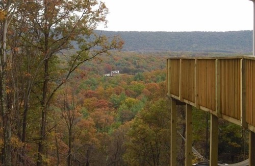 Berkeley Springs Ski Chalet | Secluded, Convenient, Hot tub, WiFi, Near Cacapon State Park