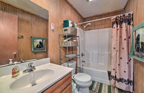 Indian River Cabin | Secluded Indian River Retreat w/Fire Pit!