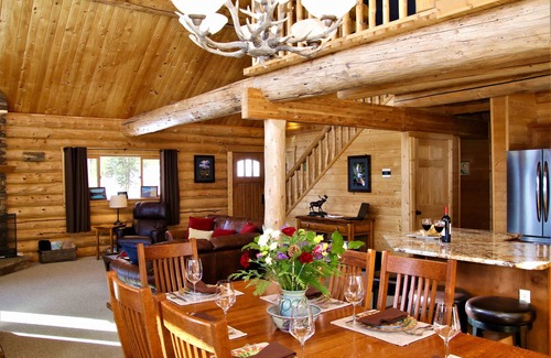 Grand Lake Cabin | Secluded Log Cabin-Lake Mtn Views 7acres Hot Tub by RMNP ping pong, shuffleboard