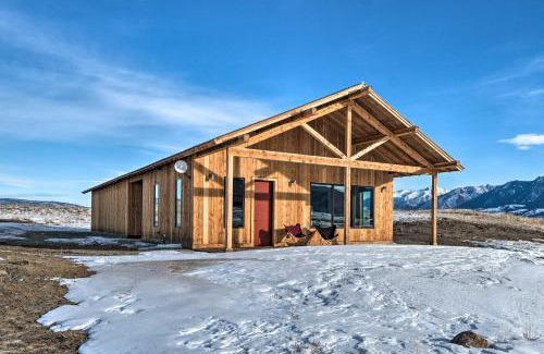 Livingston House | Secluded Paradise Valley Retreat with Stunning Views