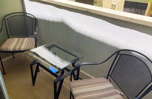 South Scottsdale Condo | Second floor condo w/community pool & laundry room - Close to Old Town