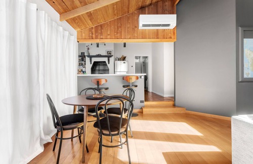 Launceston CBD Cottage | Secret Garden Cottage - Cafe Strip, Launceston