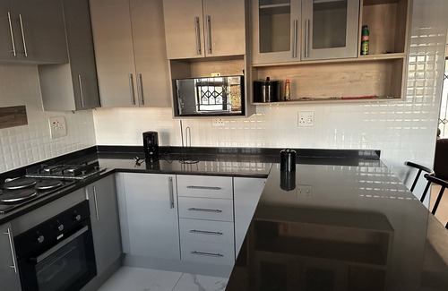 Harare Villa | Secure 5 Bedroom Private Residence near Harare International Airport