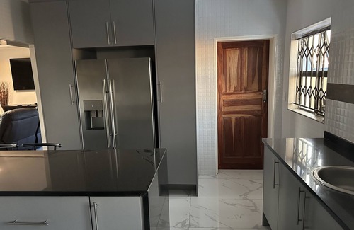 Harare Villa | Secure 5 Bedroom Private Residence near Harare International Airport