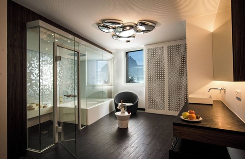 Brunnen Hotel | Seehotel Waldstaetterhof Swiss Quality