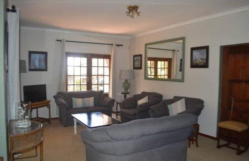 White River Apartment | Self Catering Home from Home in gated complex