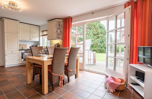 Utersum House | Semi-detached house near the sea - DHH near the sea