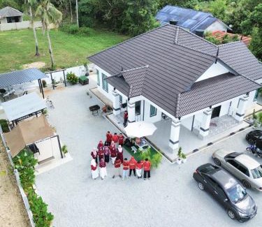 Kampung Gong Lilit House | Senja Homestay besut POOL
