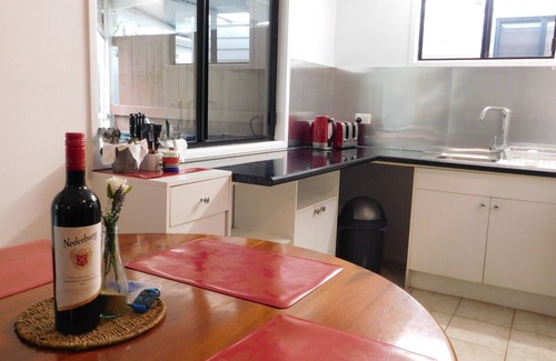 Bli Bli Cottage | Separate Cottage & Cabin pet friendly yards, covered patios, carports .