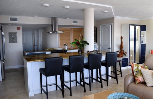 Daytona Beach Shores Condo | Sept/Oct: The Best @ 1001 Shores Club! Pool/NO-DRIVE Bch/Grills/Picklebll/BsktBl